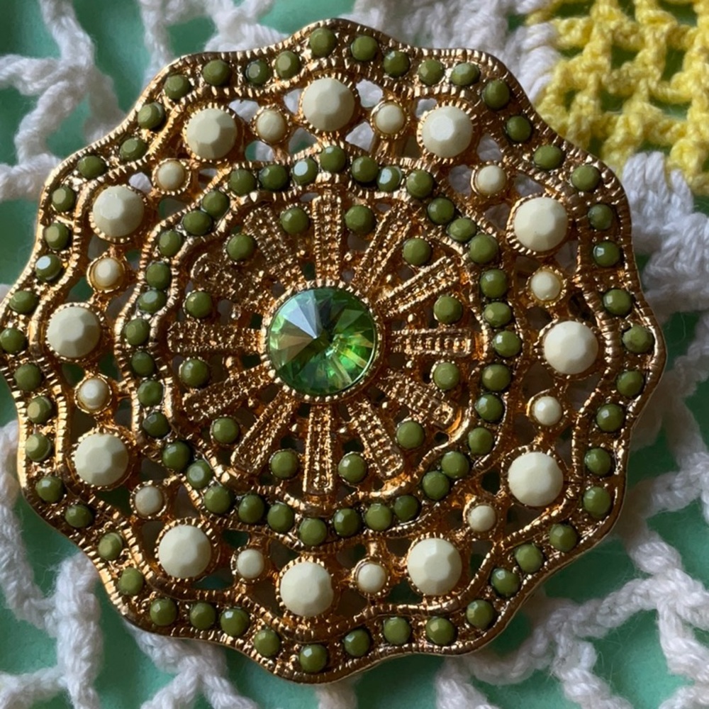 Green Statement Brooch - image 8